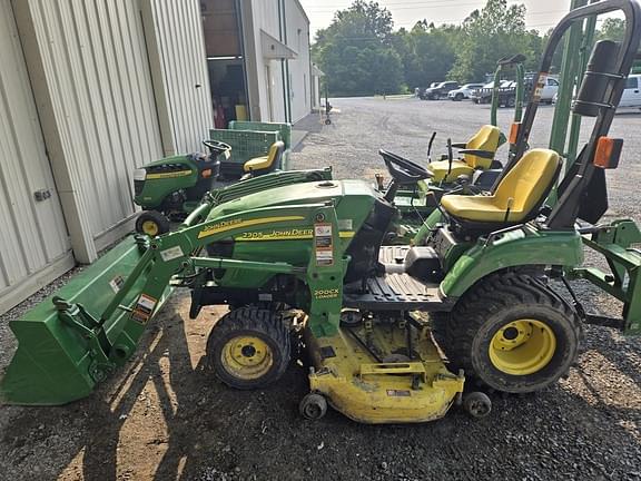 Image of John Deere 2305 equipment image 2