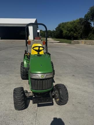 Image of John Deere 2305 equipment image 1