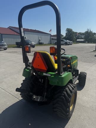 Image of John Deere 2305 equipment image 3