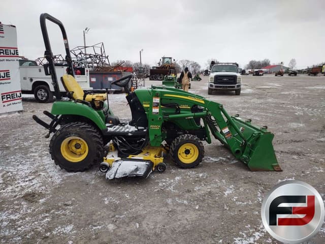 Image of John Deere 2305 equipment image 3