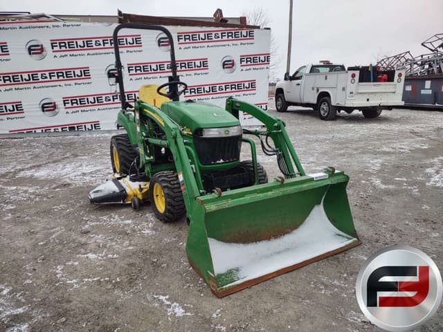 Image of John Deere 2305 equipment image 2