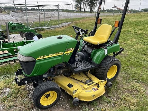 Image of John Deere 2305 equipment image 2