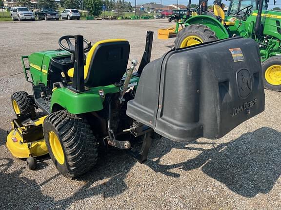 Image of John Deere 2305 equipment image 2