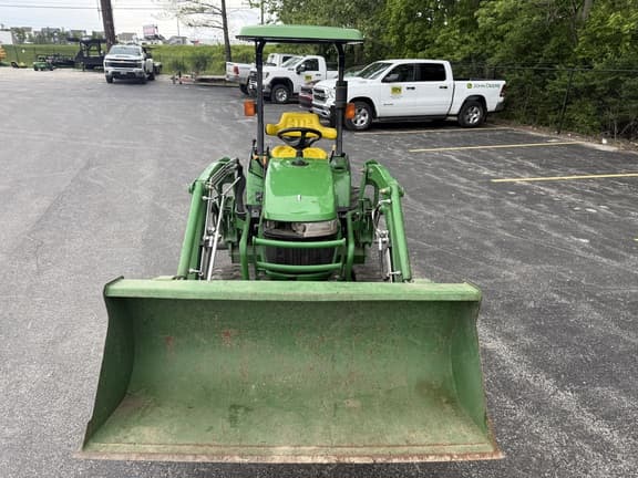 Image of John Deere 2305 equipment image 1