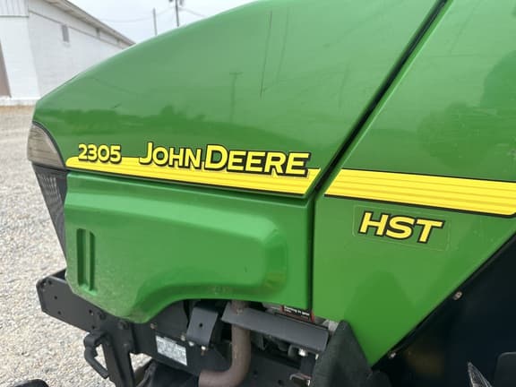 Image of John Deere 2305 equipment image 3
