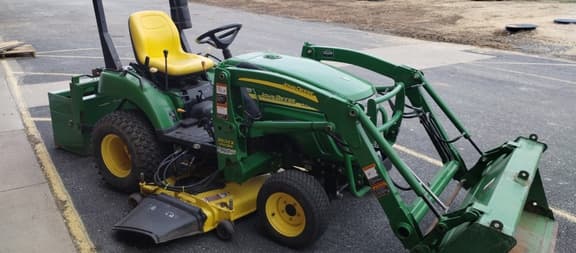 Image of John Deere 2305 Primary image