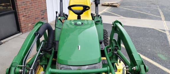 Image of John Deere 2305 equipment image 1