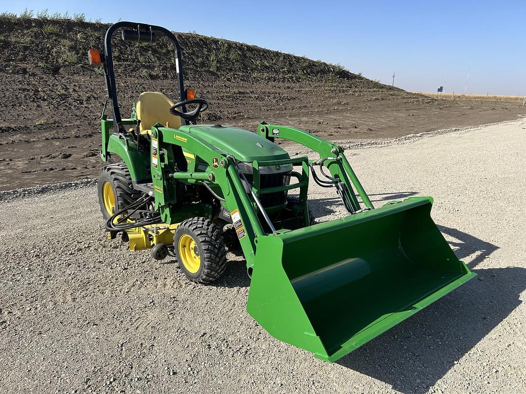 Image of John Deere 2305 Primary image