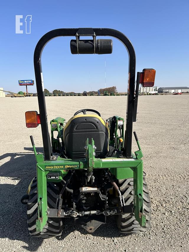 Image of John Deere 2305 equipment image 3