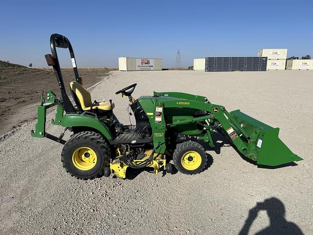 Image of John Deere 2305 equipment image 1