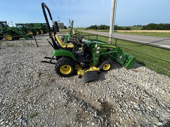 Image of John Deere 2305 equipment image 3
