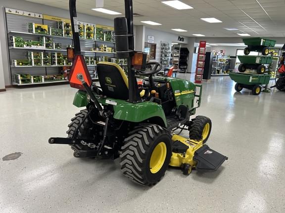Image of John Deere 2305 equipment image 2