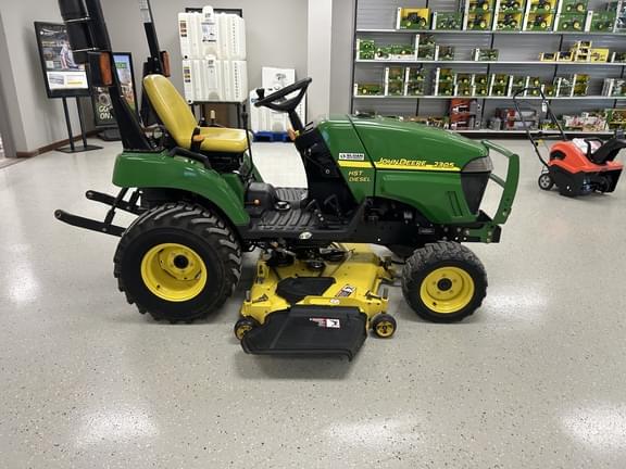 Image of John Deere 2305 equipment image 1