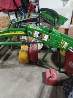 Image of John Deere 2305 equipment image 1