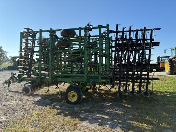 Image of John Deere 2310 equipment image 2