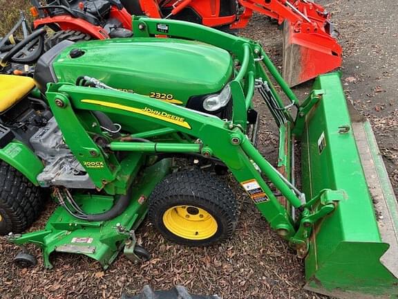 Image of John Deere 2320 equipment image 1