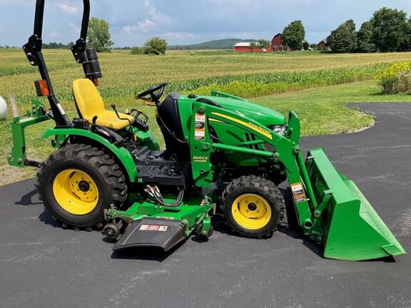 Image of John Deere 2320 equipment image 3