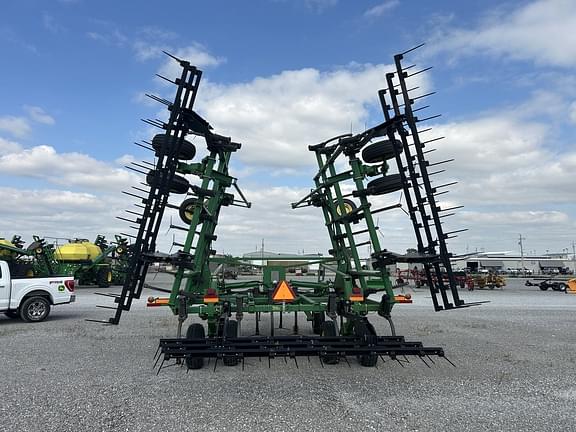 Image of John Deere 2410 equipment image 3