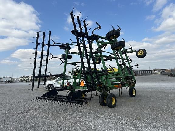 Image of John Deere 2410 equipment image 4