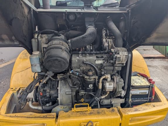 Image of John Deere 244J equipment image 4