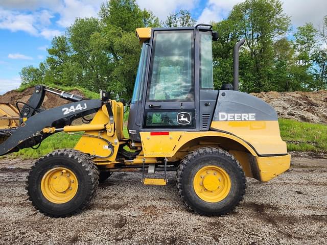 Image of John Deere 244J equipment image 1
