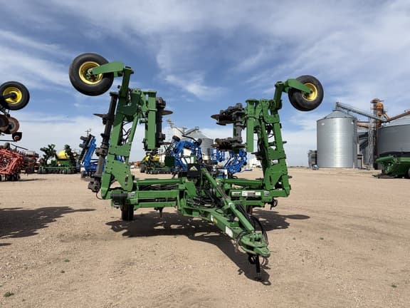 Image of John Deere 2510H equipment image 1