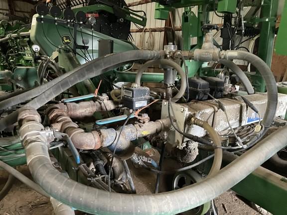 Image of John Deere 2510H equipment image 3