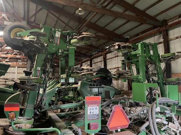 Image of John Deere 2510H equipment image 1
