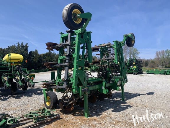 2010 John Deere 2510H Equipment Image0