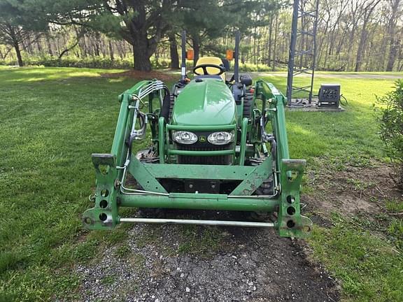 Image of John Deere 2520 equipment image 1