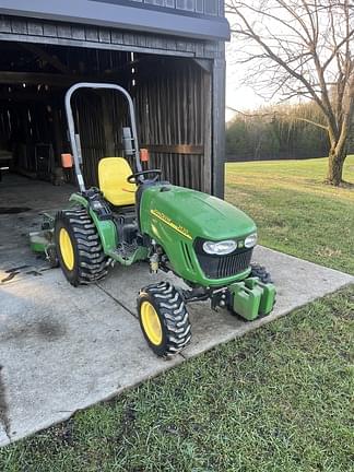 Image of John Deere 2520 equipment image 2