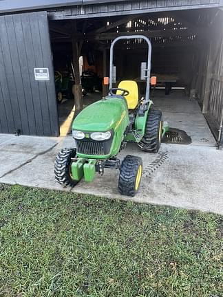 Image of John Deere 2520 equipment image 1