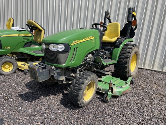 2010 John Deere 2520 Equipment Image0