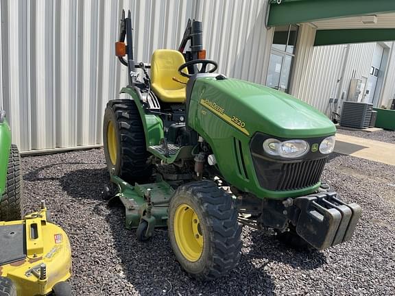 Image of John Deere 2520 equipment image 2