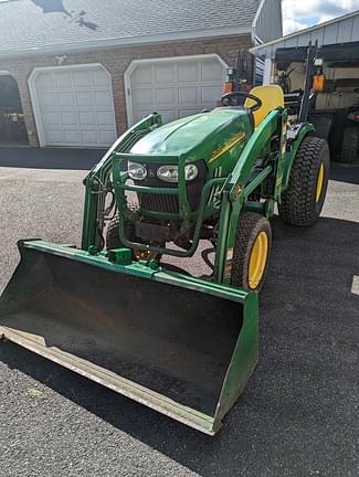 Image of John Deere 2520 equipment image 1