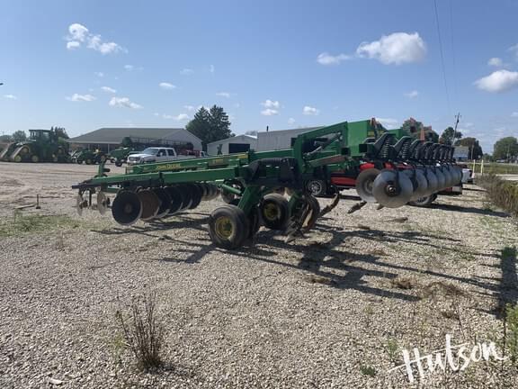 Image of John Deere 2700 equipment image 2