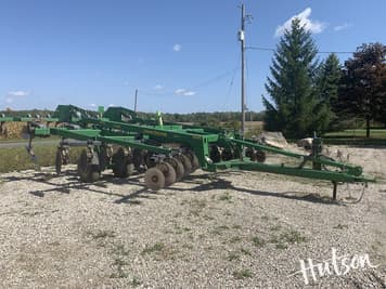 Main image John Deere 2700