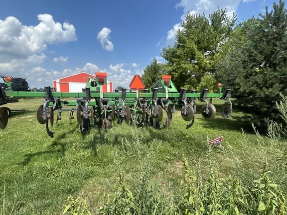 Image of John Deere 2700 equipment image 3