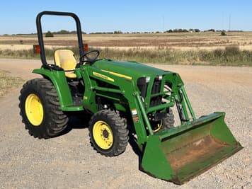 Main image John Deere 3032E