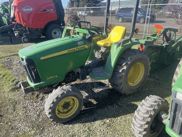 Main image John Deere 3032E
