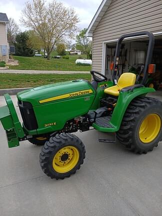 Image of John Deere 3032E Primary image