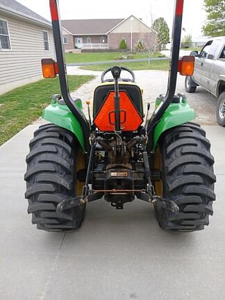 Image of John Deere 3032E equipment image 4