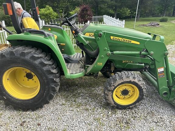 Image of John Deere 3032E Primary image