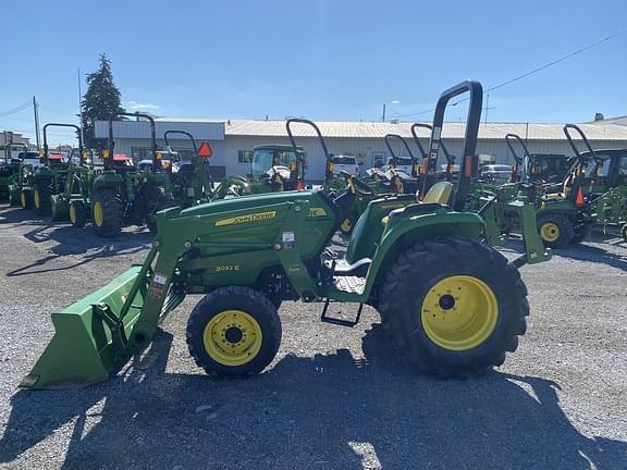 Image of John Deere 3032E equipment image 3