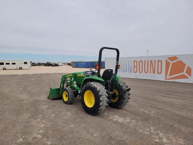 Image of John Deere 3032E equipment image 2