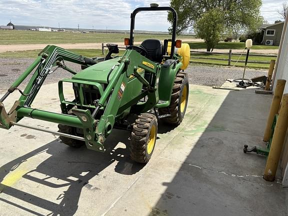 Image of John Deere 3038E equipment image 3
