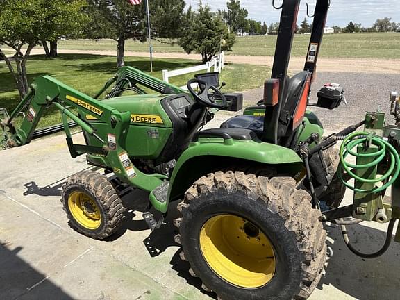 Image of John Deere 3038E equipment image 1