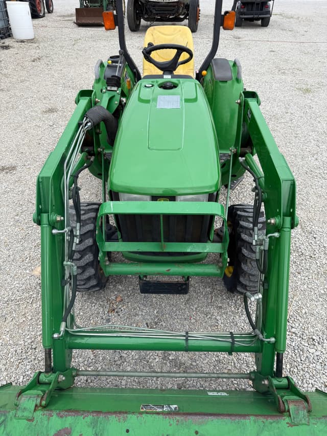Image of John Deere 3038E equipment image 2
