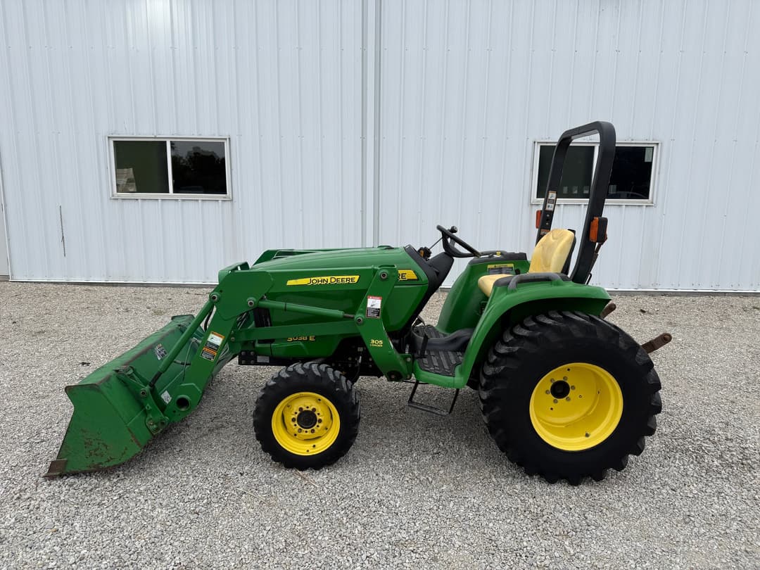 Image of John Deere 3038E Primary image