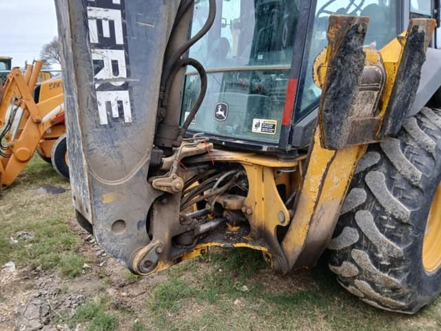 Image of John Deere 310J equipment image 4